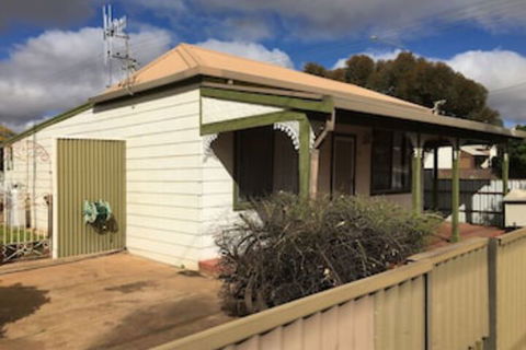 Away Cottages Broken Hill - Accommodation Mount Tamborine 0
