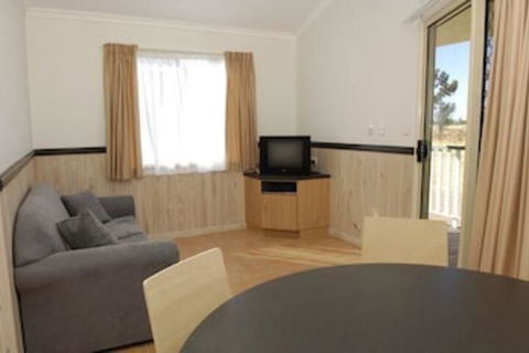 Longreach Tourist Park Caravan Park - Accommodation Mount Tamborine 4