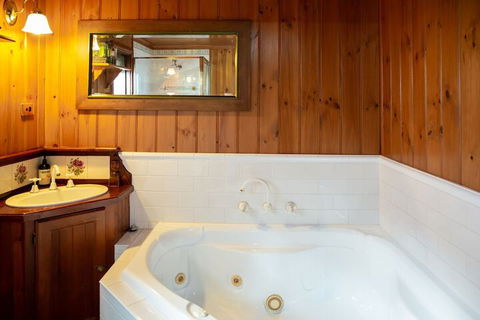 Vivere Retreat - Accommodation Mount Tamborine 4