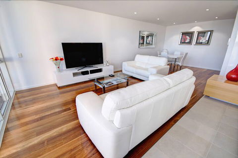 Seapoint 102 - Accommodation Mount Tamborine 2