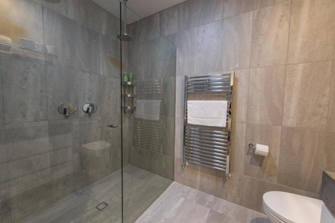 The Bright House - Accommodation Mount Tamborine 5