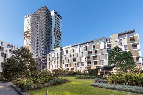 Meriton Suites Zetland - Accommodation Mount Tamborine 0