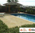 La Mer Home with a Pool - Accommodation Mount Tamborine