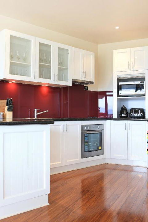 The Red Stag - Accommodation Mount Tamborine 1