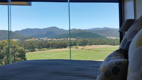 The Red Stag - Accommodation Mount Tamborine 5