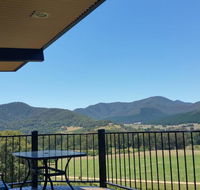 The Red Stag - Accommodation Mount Tamborine