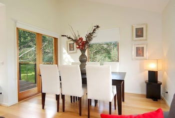 Sun Dew - Accommodation Mount Tamborine 4