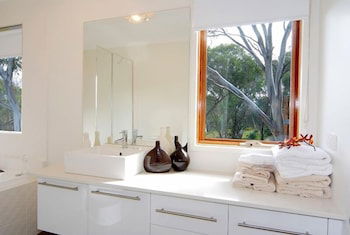 Sun Dew - Accommodation Mount Tamborine 2