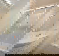 Absinthe - Accommodation Mount Tamborine