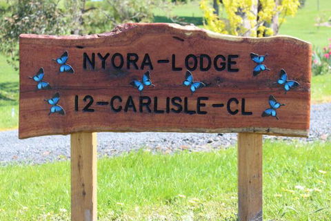 Nyora Lodge B & B - Accommodation Mount Tamborine 4