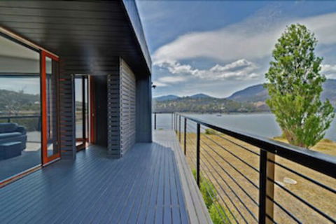 Amazing Unique Five-Star Waterfront Retreat - Accommodation Mount Tamborine 0