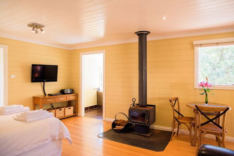 Avalon Private Spa Villa - Adults Only - Accommodation Mount Tamborine 3