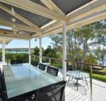Morisset Bay Waterfront Views Lake House looking over Trinity Marina - Accommodation Mount Tamborine