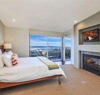 HEARNS BEACHSIDE VILLA 8 - Accommodation Mount Tamborine