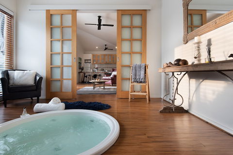 Gables Bend Spa Villa - Accommodation Mount Tamborine 5
