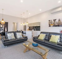 Chimneys on Bank - Accommodation Mount Tamborine