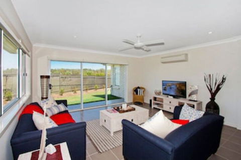 SALTY PAUSE At BONDI HOUSE - Accommodation Mount Tamborine 0