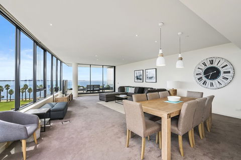 Edgewater Penthouse - Accommodation Mount Tamborine 1
