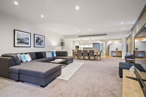 Edgewater Penthouse - Accommodation Mount Tamborine 3