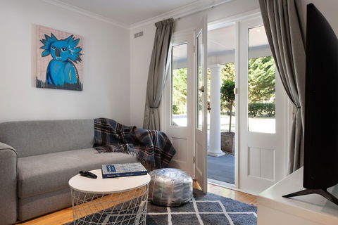 The Pond House Trentham - Accommodation Mount Tamborine 5