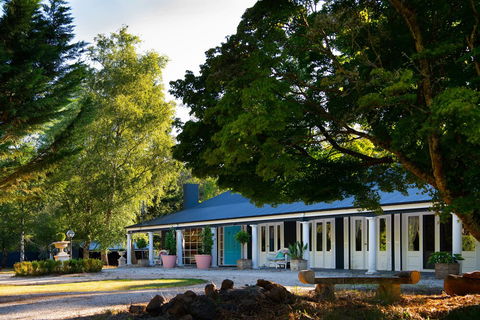 The Pond House Trentham - Accommodation Mount Tamborine 1