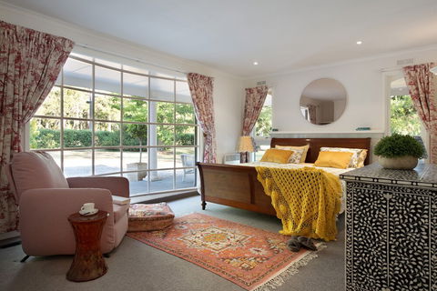 The Pond House Trentham - Accommodation Mount Tamborine 6