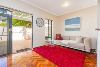 Luxurious Perth Townhouse - Accommodation Mount Tamborine 4
