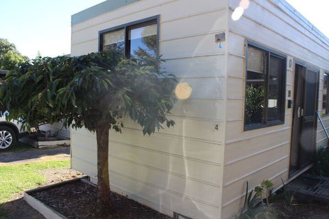 Wonky Stables Holiday Park - Accommodation Mount Tamborine 2