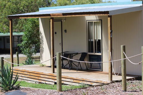 Wonky Stables Holiday Park - Accommodation Mount Tamborine 7