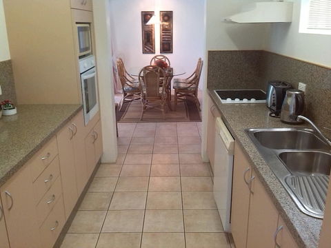 Palm Cove Penthouse Accommodation - Accommodation Mount Tamborine 5