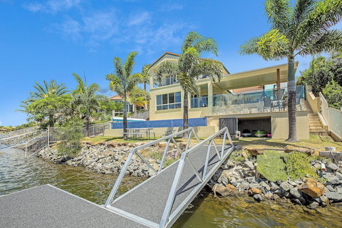 Lakehouse Family Oasis - Accommodation Mount Tamborine 0