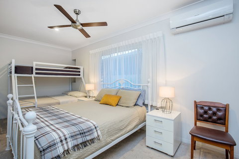 Lakehouse Family Oasis - Accommodation Mount Tamborine 1