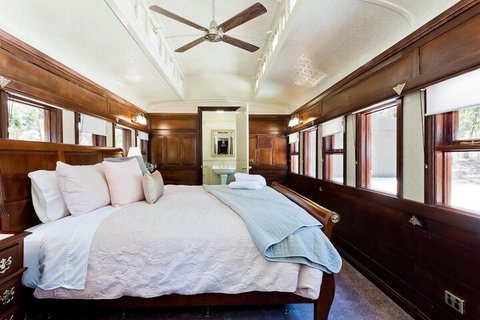 Oak Tree Cottage - Mundaring - Accommodation Mount Tamborine 5