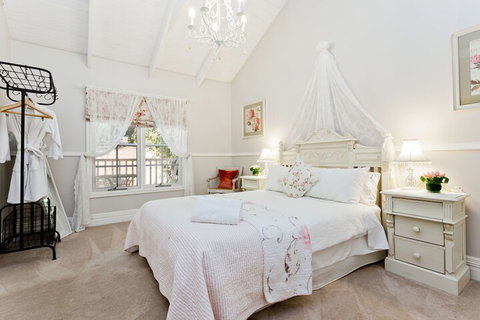 Oak Tree Cottage - Mundaring - Accommodation Mount Tamborine 3