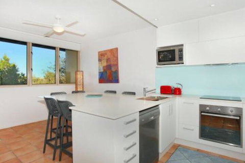 Little Hill 3 2 BDRM Apt On Parkyn Pde - Accommodation Mount Tamborine 3