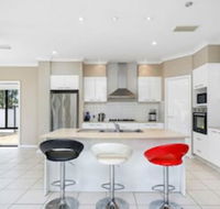 Central Gold Coast Large Modern Elevated Home - Accommodation Mount Tamborine
