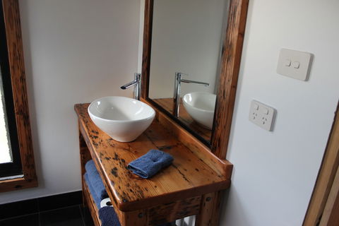 The Cottage - Accommodation Mount Tamborine 2