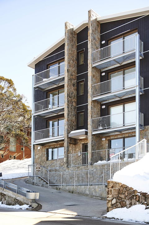 Buller Holidays Apartment Rentals - Accommodation Mount Tamborine 2