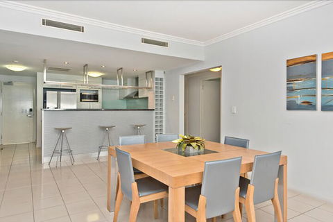Deep Blue 8 - Accommodation Mount Tamborine 3