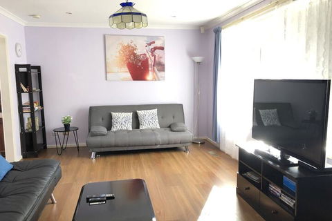 Canberra Entire House 3 Bedroom - Accommodation Mount Tamborine 5