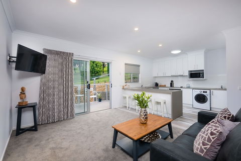 Albury Yalandra Apartment 4 - Accommodation Mount Tamborine 1