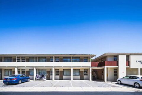 Fantasia Glenelg Studio Apartments - Accommodation Mount Tamborine 0