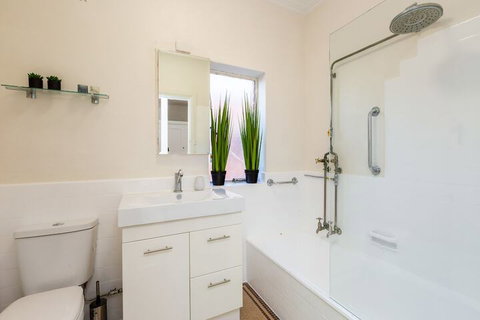 Lighthouse Cozy 2BDR With CITY VIEWS - Accommodation Mount Tamborine 7