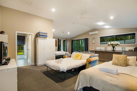 A PERFECT STAY - Lennox Unique Coastal Retreat - Accommodation Mount Tamborine 5