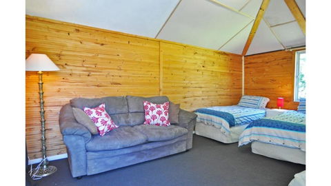 MY Fair Lady External Bathroom PET Friendly - Accommodation Mount Tamborine 3