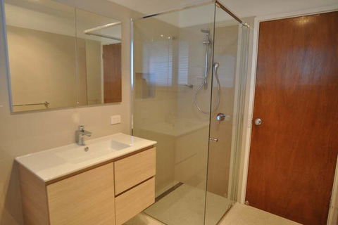 Salty Sands Meters From THE Beach Free Wifi - Accommodation Mount Tamborine 4