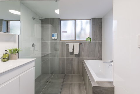 Family, Romance, Fun On Kings Beach - Accommodation Mount Tamborine 4