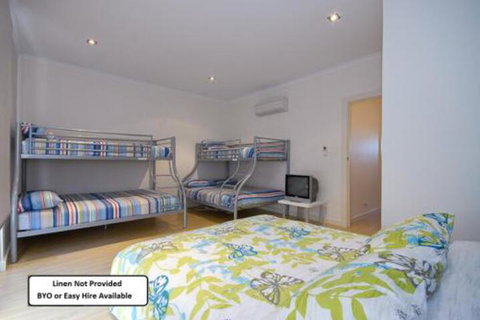 The Block Townhouses - Accommodation Mount Tamborine 2