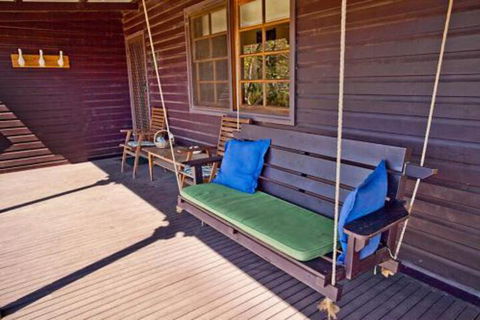 Minimbah Farm Cottages Family Farmstay Choose From 2 & 3 Bedroom Cottages & 6 Bedroom House - Accommodation Mount Tamborine 7