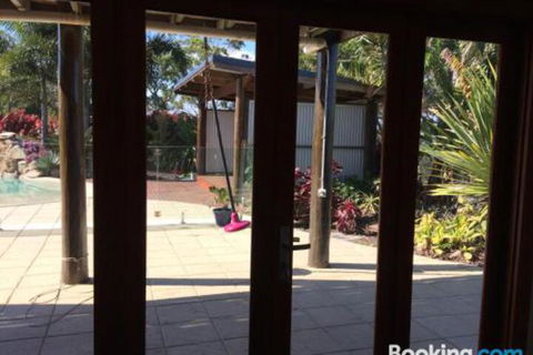 Takura Heights Modern Country Apartment With Pool Access - Accommodation Mount Tamborine 5